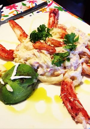 Una foto de Centolla Magallanica y locoto 