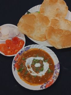 छोले भटूरे (chole bhature recipe in Hindi) रेसिपी मुख्य फोटो