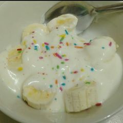 A picture of Yoghurt Banana pudding.