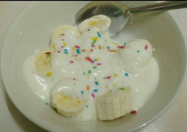 Recipe of Perfect Yoghurt Banana pudding