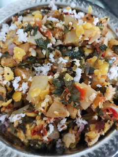 உருளைக்கிழங்கு வல்லாரை கீரை கறி (Urulaikilanku vallarai keerai curry recipe in tamil) செய்முறை முக்கிய புகைப்படம்