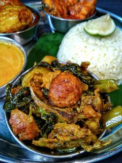 মাছের মাথা দিয়ে পুঁই শাক (macher matha diye pui shak recipe in Bengali) রেসিপির প্রধান ছবি