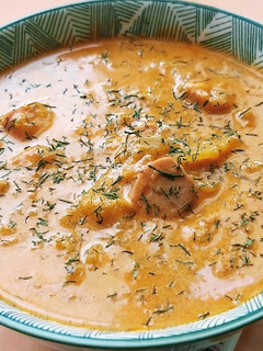 Tökfőzelék tejföllel, virslivel 🥣🥣 recept fotója