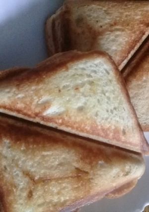 A picture of Sandwiched toasted bread.