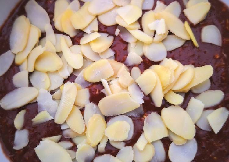 Porridge cioccolato e mandorle