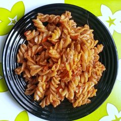 A picture of Cheesy pasta meal.