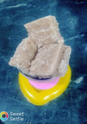 A picture of Peanut burfi 😋.