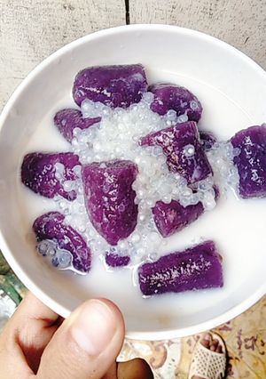 Hình của món Chè khoai dẻo sữa tươi.