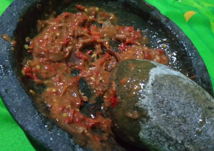 Bagaimana Membuat Sambel uleg yang Bisa Manjain Lidah