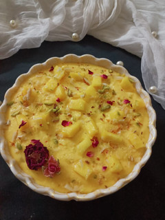 मैंगो श्रीखंड(mango shrikhnand recipe in hindi) रेसिपी मुख्य फोटो