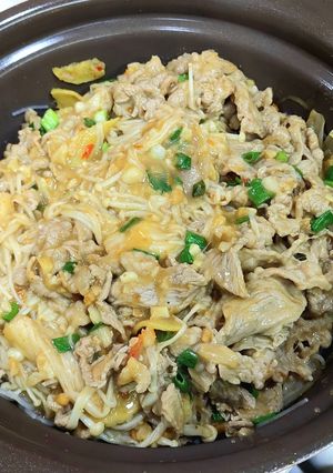 沙爹肥牛金菇粉絲鍋 的食譜成品照片