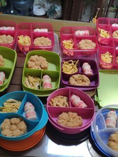 Foto resep Menu bekal anak: nasi tomat ayam, dadar telur, yakult