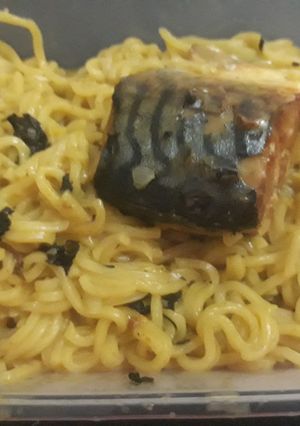 A picture of Noddles with scent leaves.