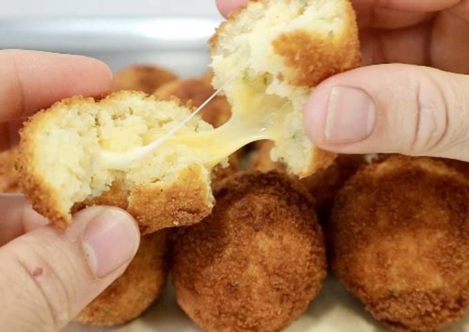 Foto principal de Bolas de patata rellenas de queso
