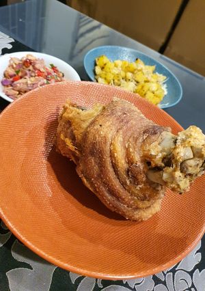 A picture of Pork Knuckle.