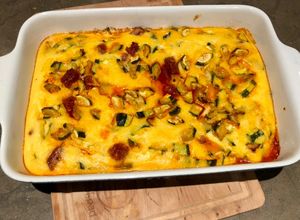 Une photo de Gratin de polenta aux courgettes et chorizo