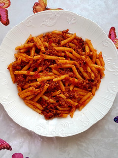 Una foto de Macarrones con carne y verduras