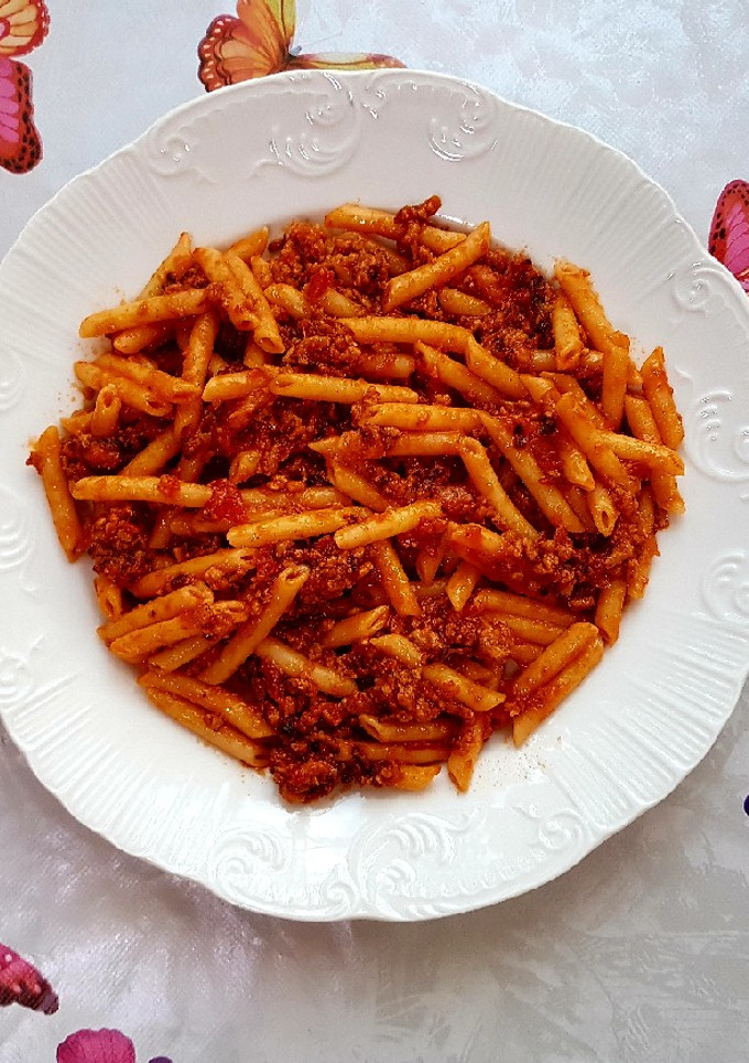 Una foto de Macarrones con carne y verduras