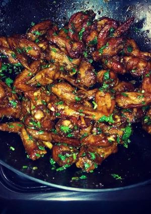 A picture of Fried chicken wings.