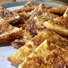 A picture of Spanish-style French Toast.