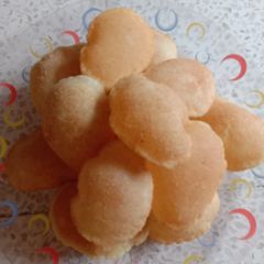 A picture of Suji ke golgappe.
