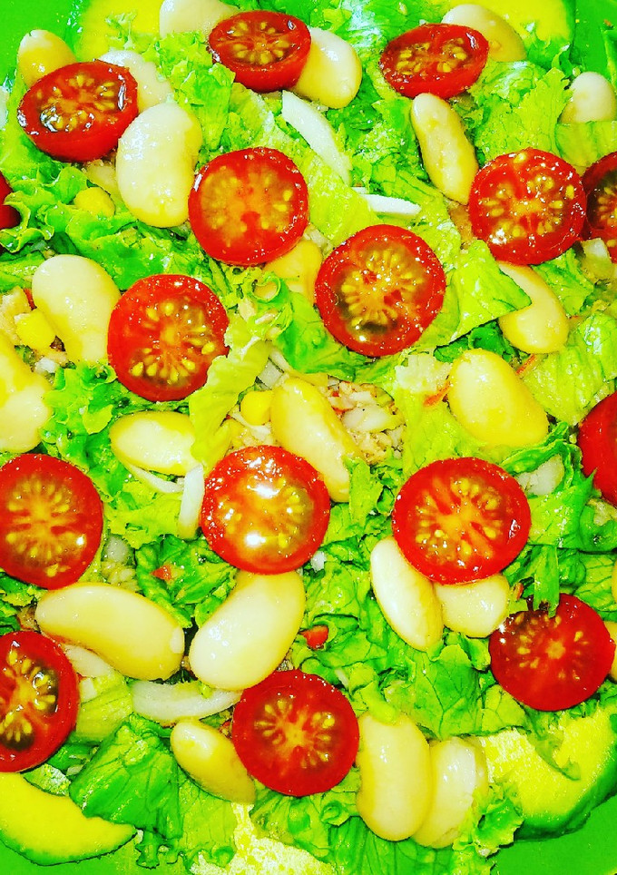 Una foto de Ensalada con alubias