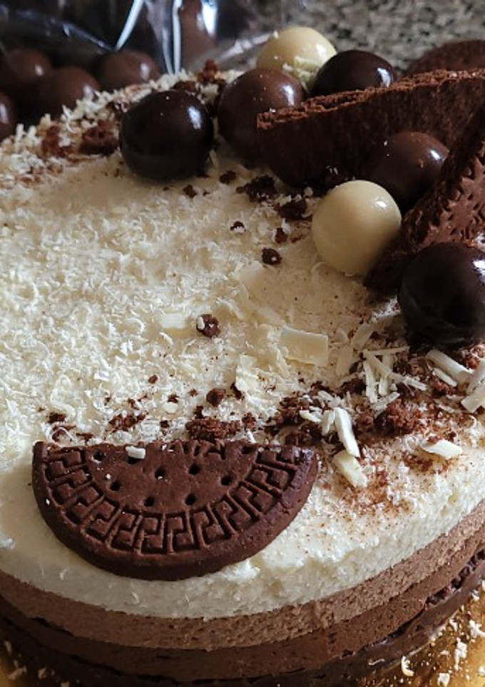 Una foto de Tarta Tres Chocolates