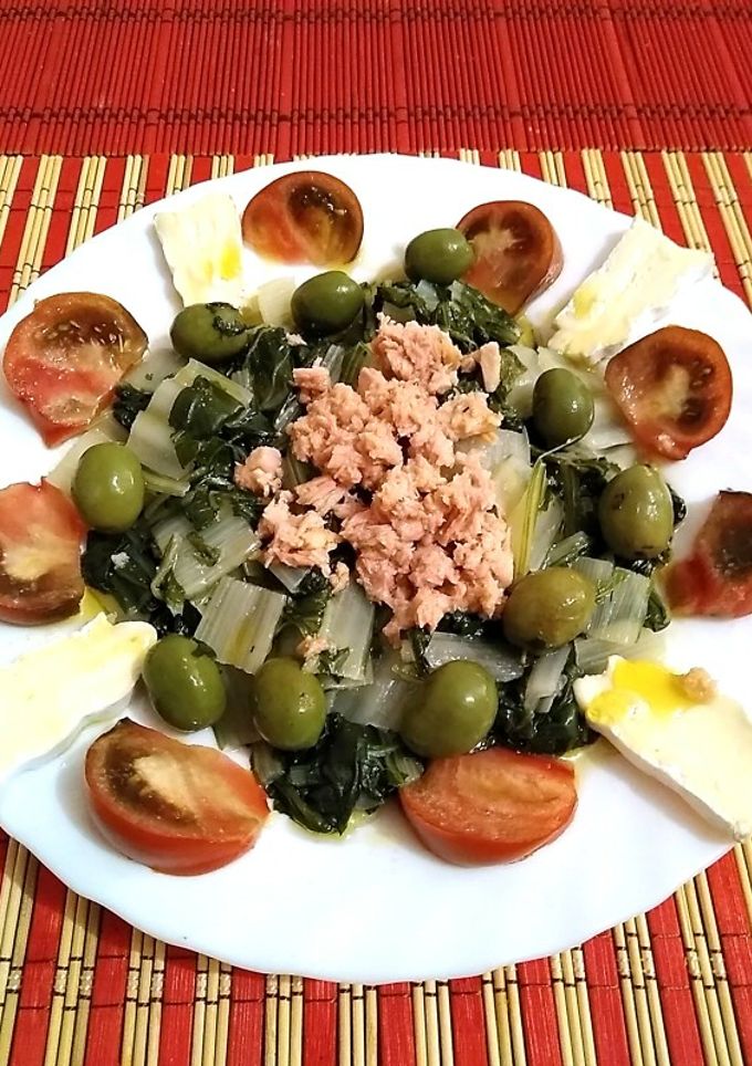 Una foto de Ensalada templada de Acelgas. Cena light