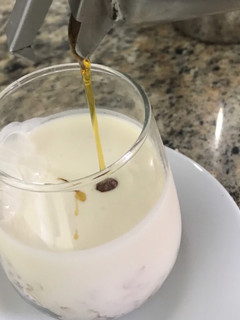 Una foto de Yogurt con granola y avena