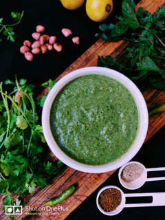 पुदीना चटनी (pudina chutney recipe in Hindi) रेसिपी मुख्य फोटो