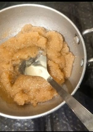 सूजी का हलवा (sooji ka halwa recipe in Hindi) रेसिपी मुख्य फोटो
