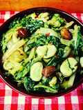 Fave e catalogna con olive leccino e peperoncino