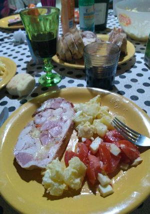 Una foto de Asado a la parrilla de pollo deshuesado relleno sin TAC al plomo