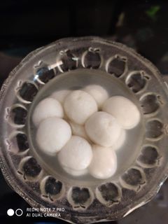 રસગુલ્લા (Ras Gulla Recipe In Gujarati) રેસીપી મુખ્ય ફોટો