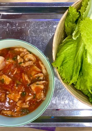 Hình của món Rau sống chấm thịt sốt cà chua siêu nhanh gọn.