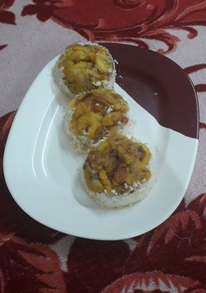 A picture of Steamed rava banana cake pazam puttu.
