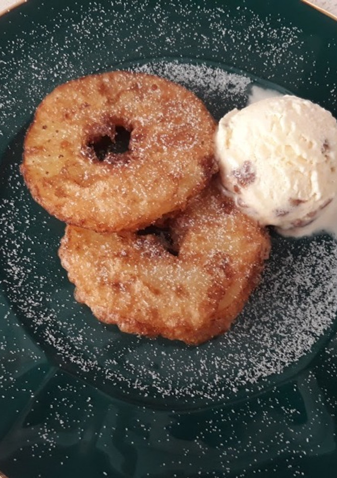 Una foto de Postre de rebozado de piña
