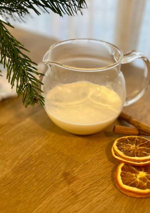 Foto principal de Leche aromatizada para el roscón con agua de azahar