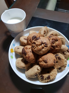 A picture of Simple Home-made Choco-Chip Cookies.