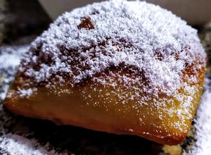 Una foto de BEIGNETS🥮Franceses a lo Costa Colombiana...!😋