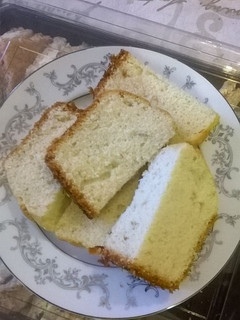 A picture of Lemon cake.