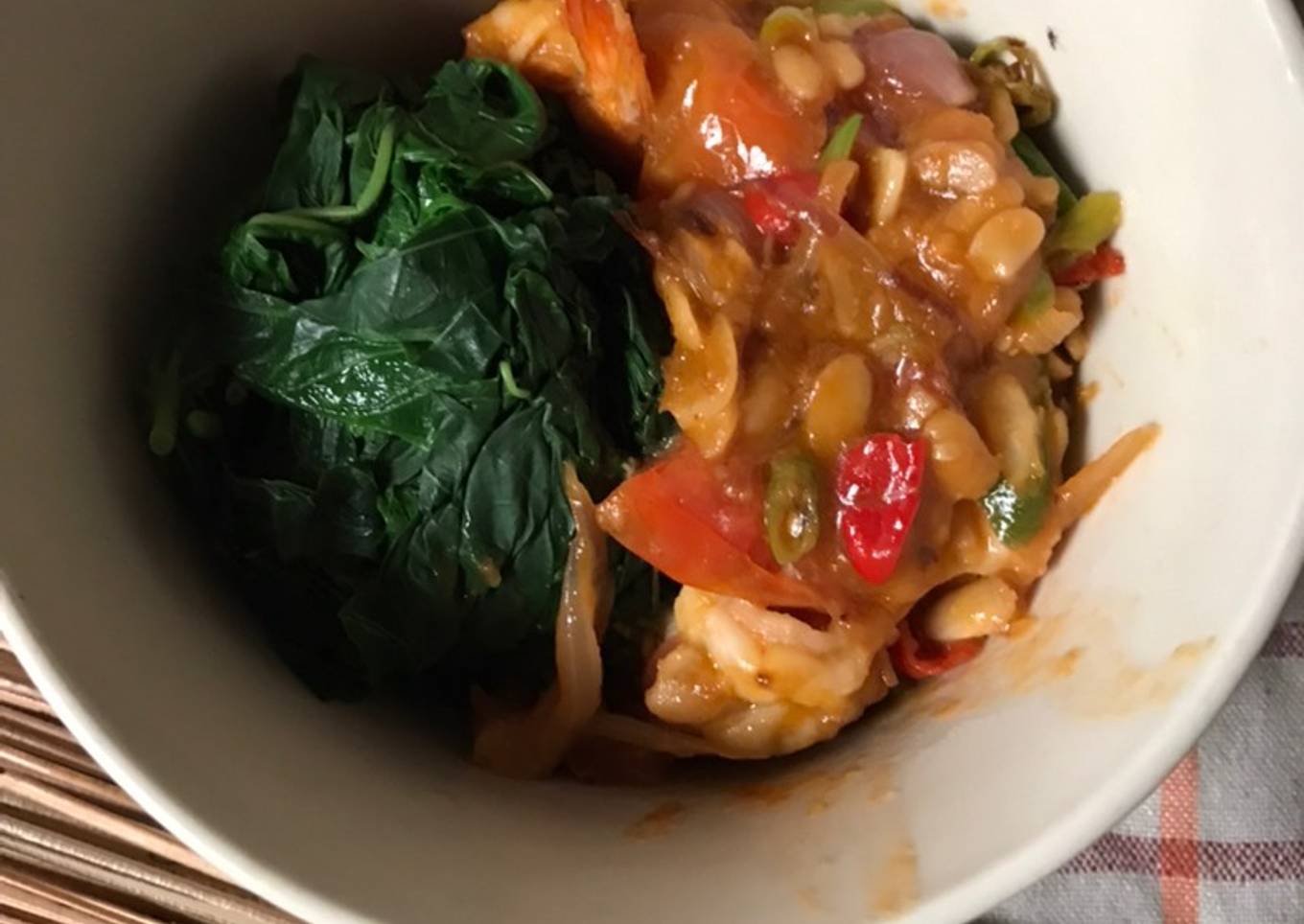Udang masak Tauco ft Daun singkong rebus