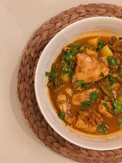 صورة لوصفة ايدام فاصوليا خضرا بالدجاج 🥘✨