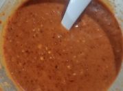 Una foto de salsa de chile de arbol en aceite