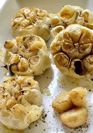 A picture of Roasted Garlic.