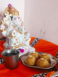 ચૂરમાં ના લાડુ(churma na ladu recipe in gujarati) રેસીપી મુખ્ય ફોટો