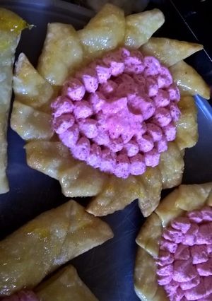 Una foto de Facturitas de hojaldre express con tapas de empanadas! Súper fácil y ricas!