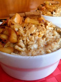 Una foto de Porridge de avena “tarta de manzana”