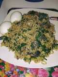 Indomine and egg with vegetable