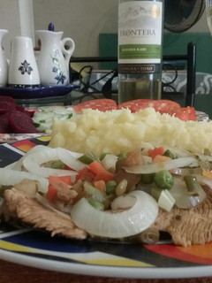 Una foto de Pechuga de pavo a la jardinera con reducción de vino